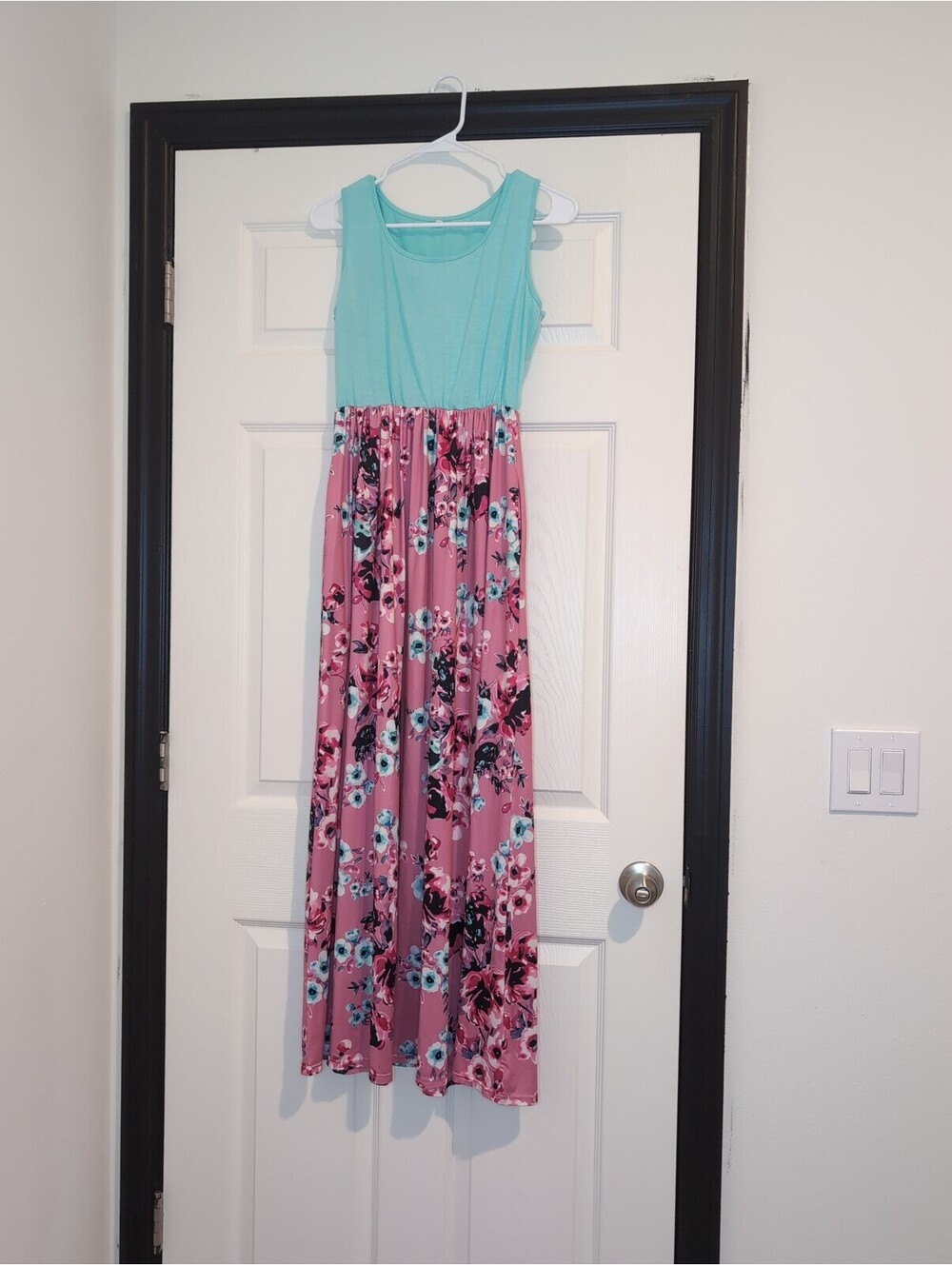 Medium Women's Floral Aqua and Pink Maxi Dress